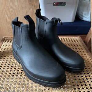 Everlane Rain Boot in Black